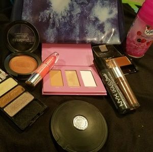 Makeup bundle
